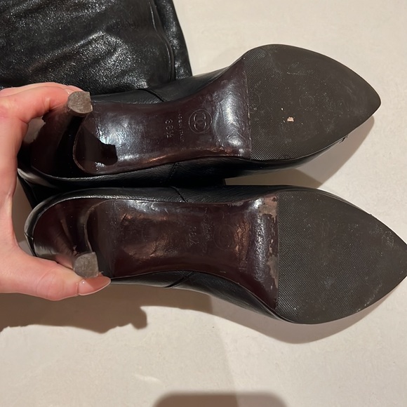 Stunning Chanel knee-high leather boots. - Picture 5 of 5